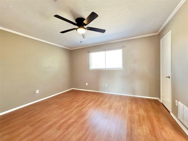 303 Brigadoon Lane, Friendswood, TX 77546