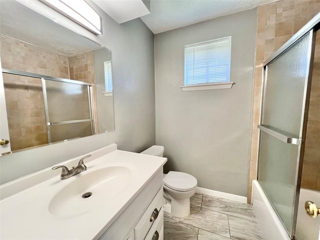 303 Brigadoon Lane, Friendswood, TX 77546