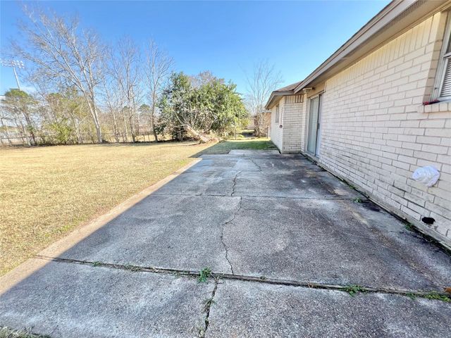 303 Brigadoon Lane, Friendswood, TX 77546