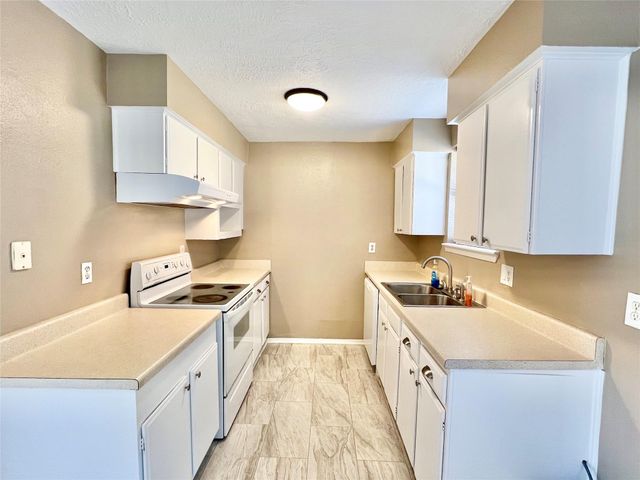 303 Brigadoon Lane, Friendswood, TX 77546