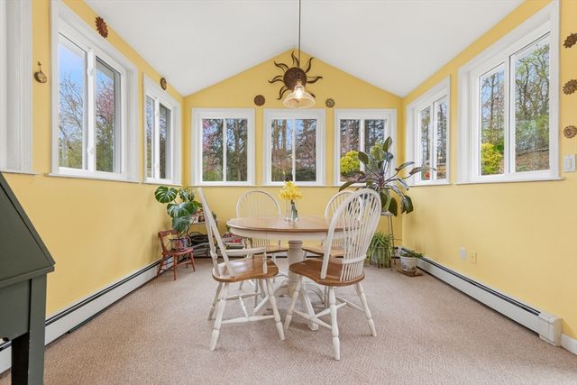 14 Fox Hill Rd, Framingham, MA 01701