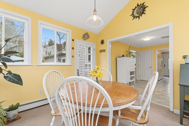 14 Fox Hill Rd, Framingham, MA 01701