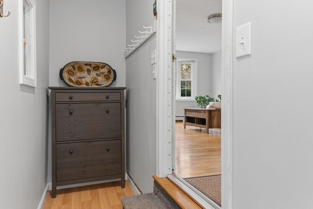 14 Fox Hill Rd, Framingham, MA 01701