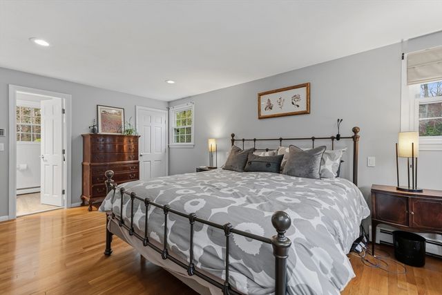 14 Fox Hill Rd, Framingham, MA 01701