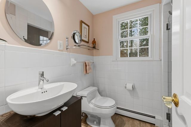 14 Fox Hill Rd, Framingham, MA 01701