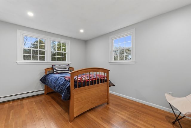 14 Fox Hill Rd, Framingham, MA 01701