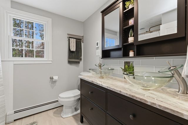 14 Fox Hill Rd, Framingham, MA 01701