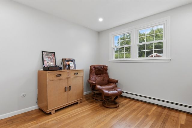 14 Fox Hill Rd, Framingham, MA 01701