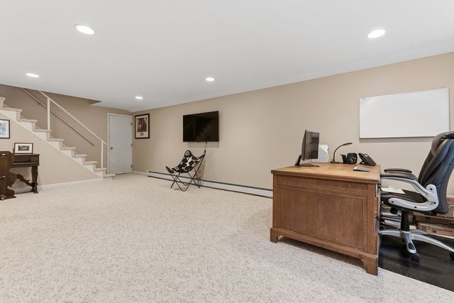 14 Fox Hill Rd, Framingham, MA 01701