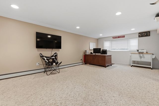 14 Fox Hill Rd, Framingham, MA 01701