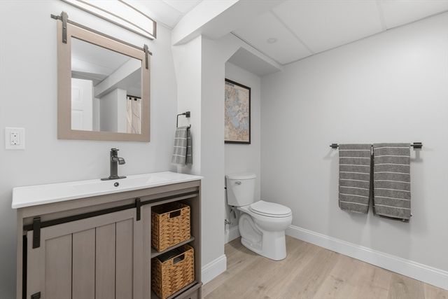 14 Fox Hill Rd, Framingham, MA 01701