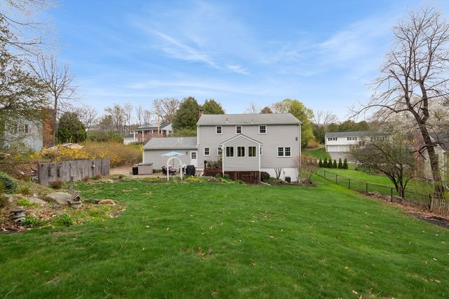 14 Fox Hill Rd, Framingham, MA 01701