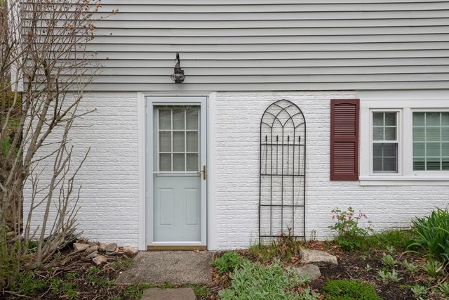 14 Fox Hill Rd, Framingham, MA 01701