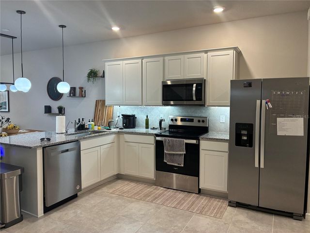 31371 AMBERVIEW BEND, Wesley Chapel, FL 33545