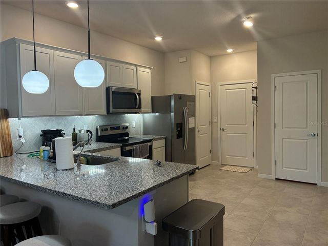 31371 AMBERVIEW BEND, Wesley Chapel, FL 33545