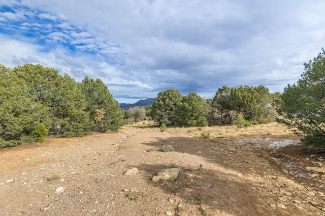 47 Woodlands Drive, Tijeras, NM 87059