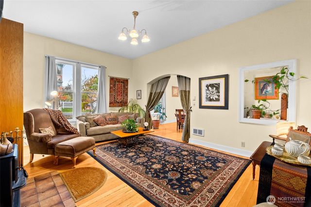 538 Adams Street, Port Townsend, WA 98368