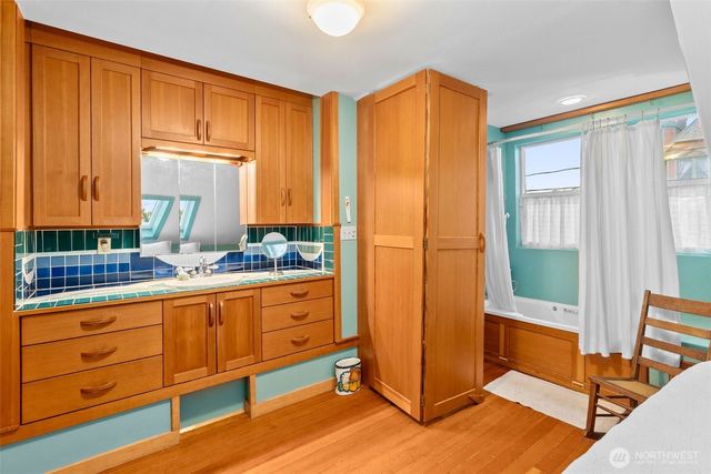 538 Adams Street, Port Townsend, WA 98368