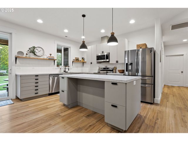 114 WILD DAISY Dr, Ariel, WA 98603