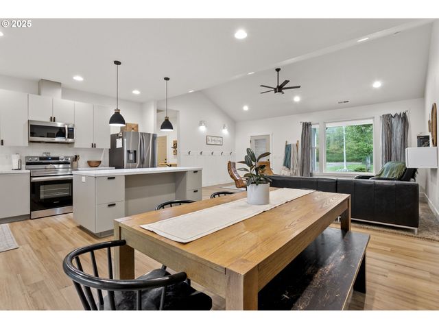 114 WILD DAISY Dr, Ariel, WA 98603