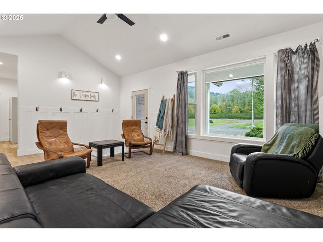 114 WILD DAISY Dr, Ariel, WA 98603