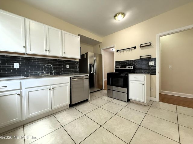 2330 PARK Street A, Jacksonville, FL 32204