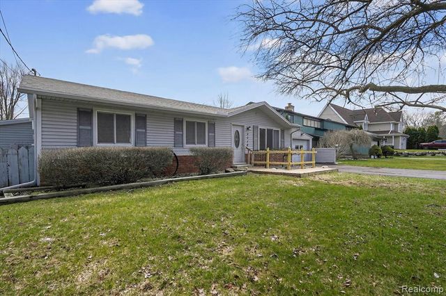 3318 Shawnee Trail, Pinckney, MI 48169