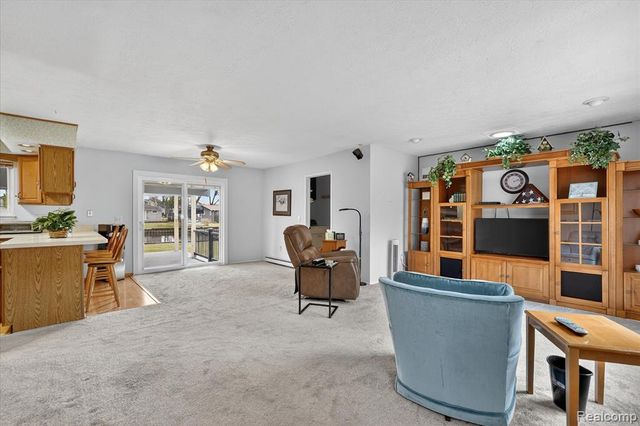 3318 Shawnee Trail, Pinckney, MI 48169