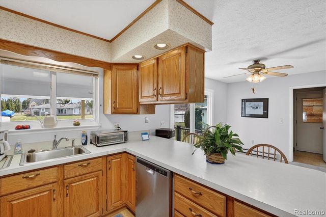 3318 Shawnee Trail, Pinckney, MI 48169