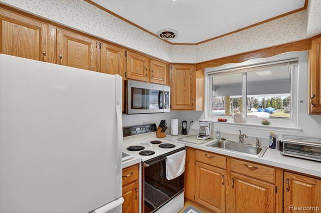 3318 Shawnee Trail, Pinckney, MI 48169