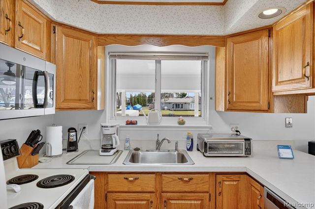 3318 Shawnee Trail, Pinckney, MI 48169