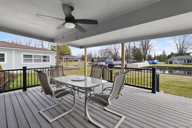 3318 Shawnee Trail, Pinckney, MI 48169