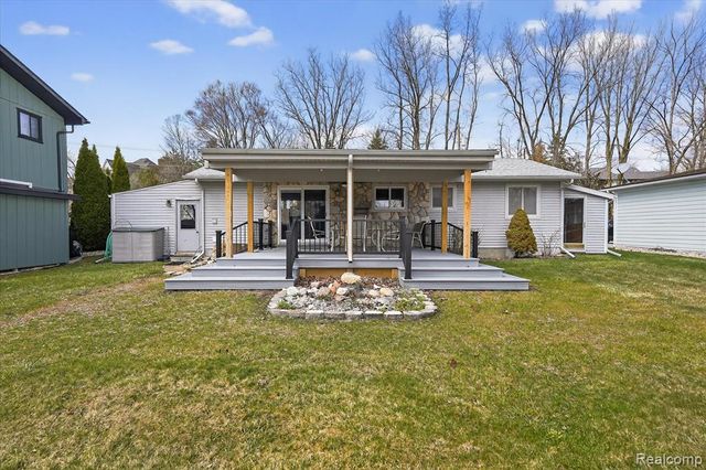 3318 Shawnee Trail, Pinckney, MI 48169