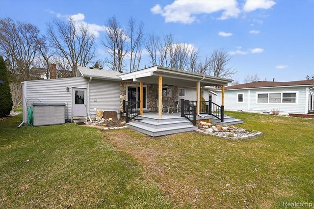 3318 Shawnee Trail, Pinckney, MI 48169