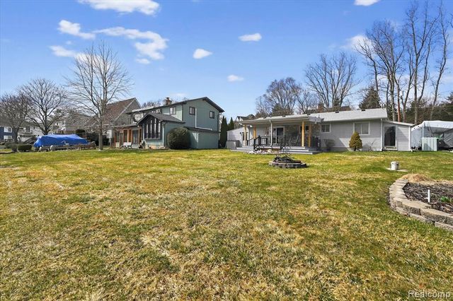 3318 Shawnee Trail, Pinckney, MI 48169