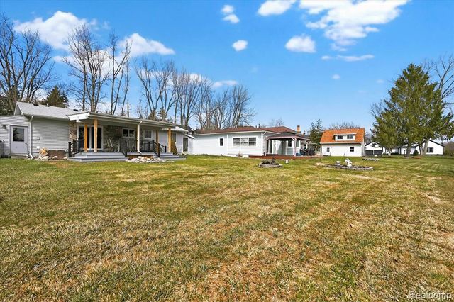 3318 Shawnee Trail, Pinckney, MI 48169