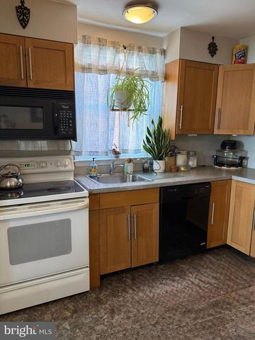 407 W LOGAN ST, Norristown, PA 19401