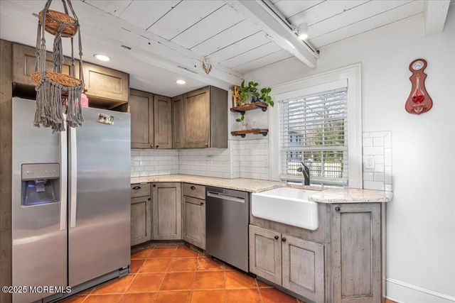 630 Kings Highway E, Atlantic Highlands, NJ 07716