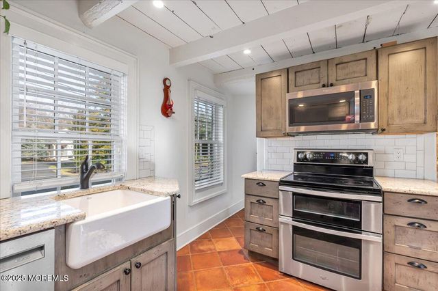 630 Kings Highway E, Atlantic Highlands, NJ 07716