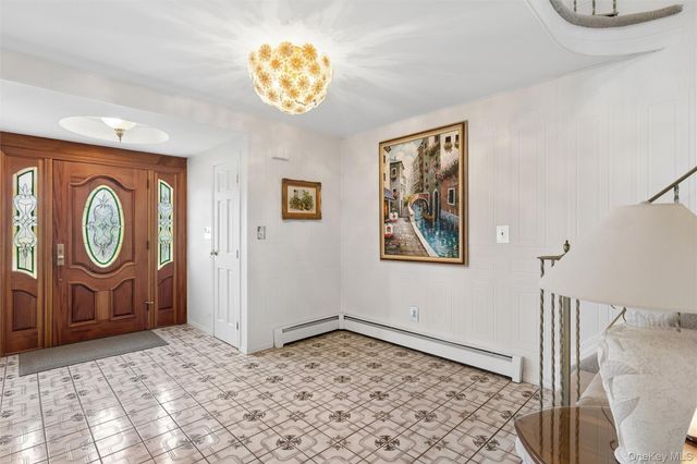 27 Spacecraft Lane, Hauppauge, NY 11788