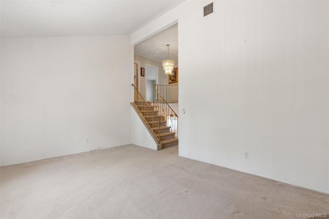 27 Spacecraft Lane, Hauppauge, NY 11788