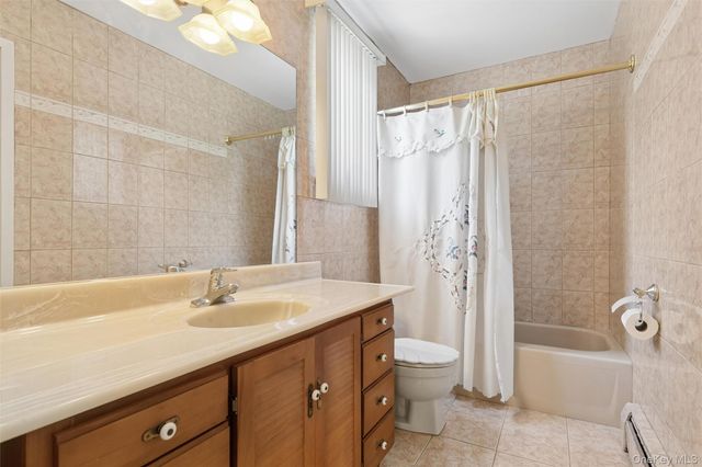 27 Spacecraft Lane, Hauppauge, NY 11788