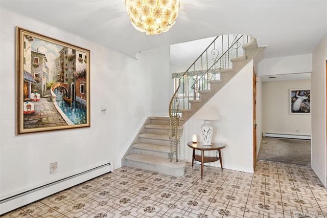 27 Spacecraft Lane, Hauppauge, NY 11788