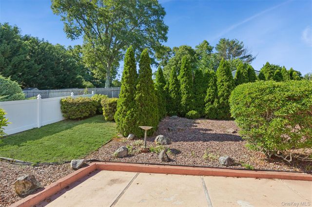 27 Spacecraft Lane, Hauppauge, NY 11788