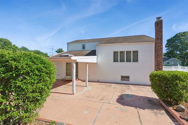 27 Spacecraft Lane, Hauppauge, NY 11788