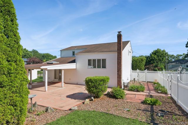 27 Spacecraft Lane, Hauppauge, NY 11788