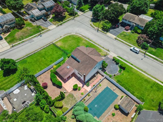 27 Spacecraft Lane, Hauppauge, NY 11788