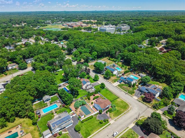 27 Spacecraft Lane, Hauppauge, NY 11788
