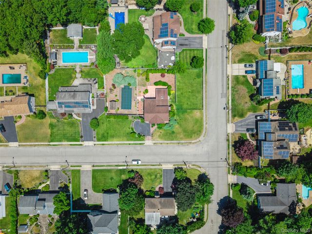 27 Spacecraft Lane, Hauppauge, NY 11788