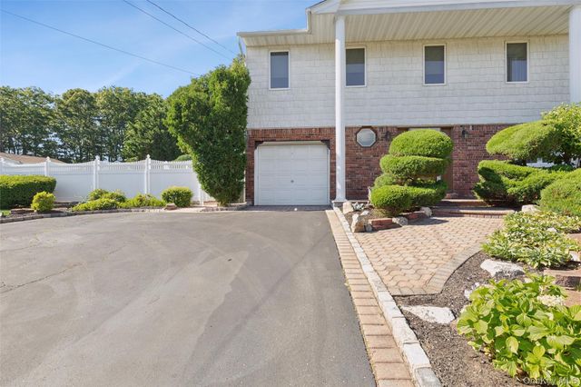 27 Spacecraft Lane, Hauppauge, NY 11788